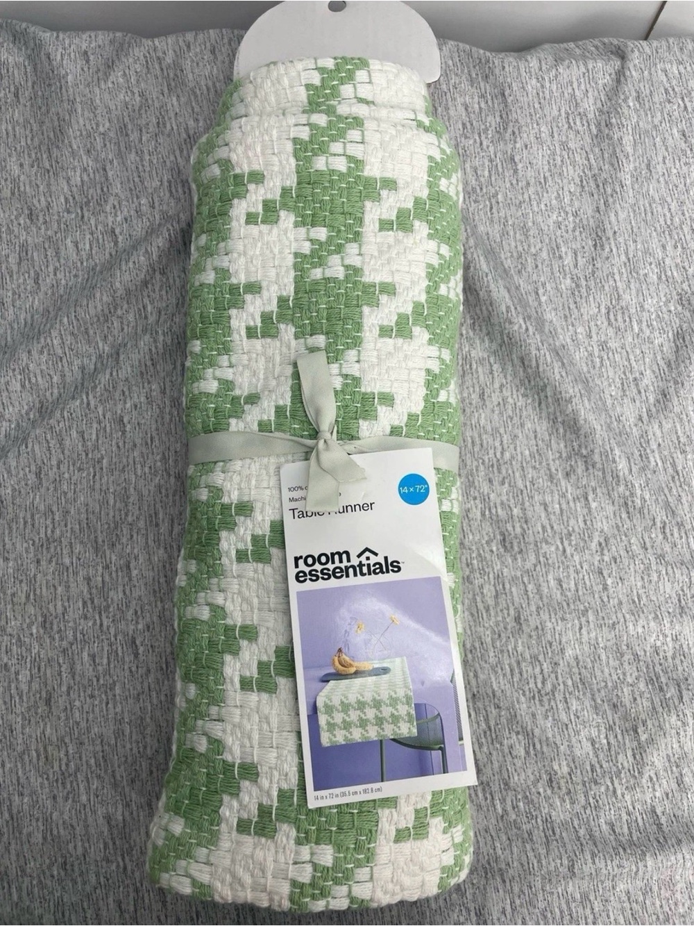 Room Essentials Green and White Woven Houndstooth Table Runner